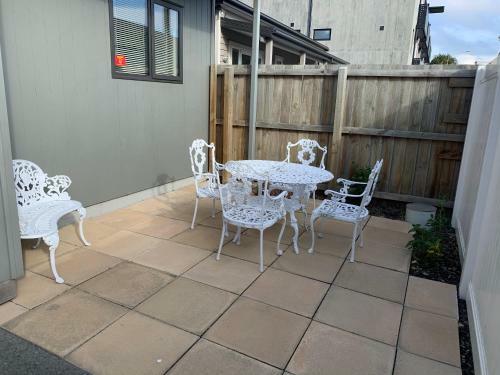 Stylish Oasis In Central City
