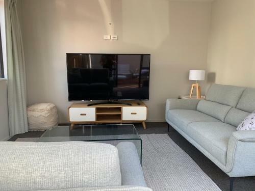 Stylish Oasis In Central City