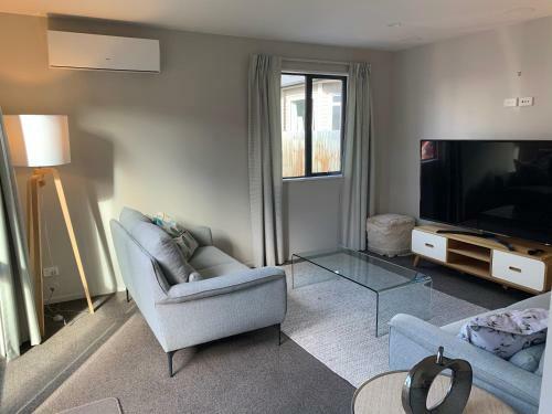 Stylish Oasis In Central City
