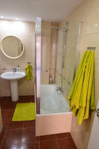 Attractive City Center Apartment