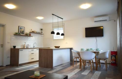 Charming And Cozy Apartment, Zemun