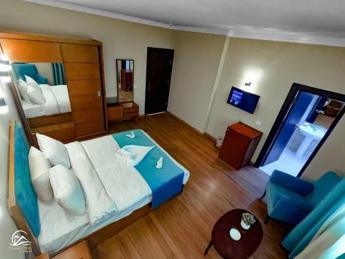 Pyramids Oasis Hotel