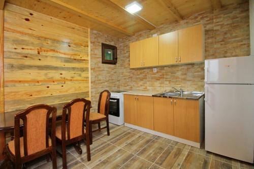 Hotel Tara Lake Apartments