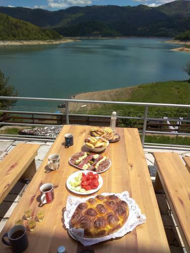 Hotel Tara Lake Apartments