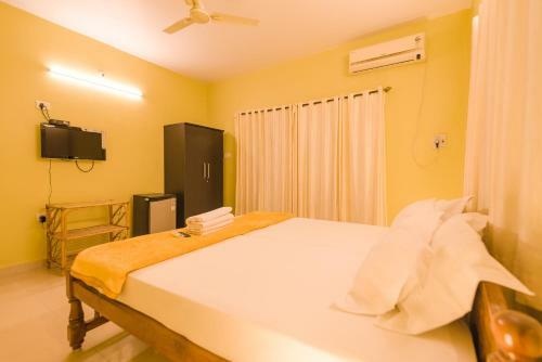 Hostal Pinnacle Mairosa By The Beach