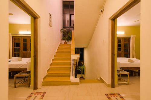 Hostal Pinnacle Mairosa By The Beach