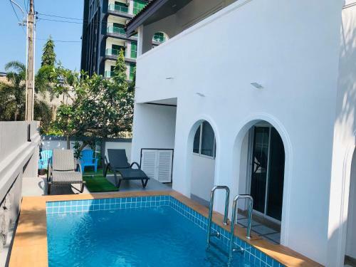 Jomtien Party Villa 4 Bedroom