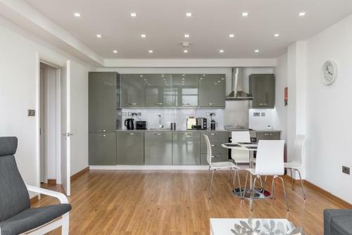 Modern Bedford Blues Apartment