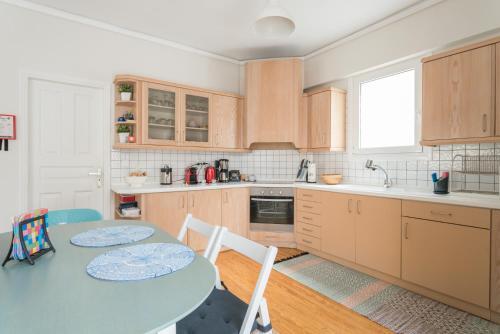 Comfortable Spacious Apartment At Central Position / Fil27