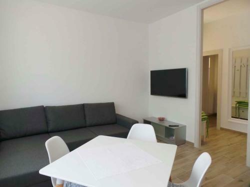 Apartment In Rijeka 38135