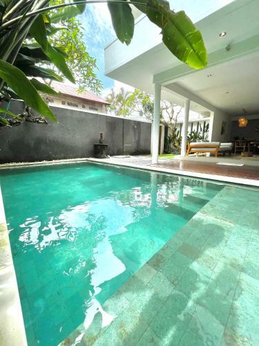 Tropical Romantic Villa Seminyak Petitenget