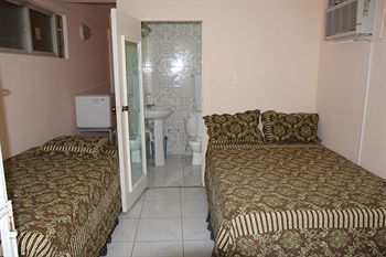 Hotel Executive Shaw Park Guest House