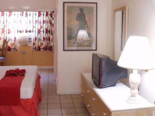 Pineapple Court Hotel