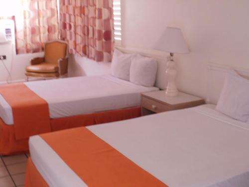 Pineapple Court Hotel