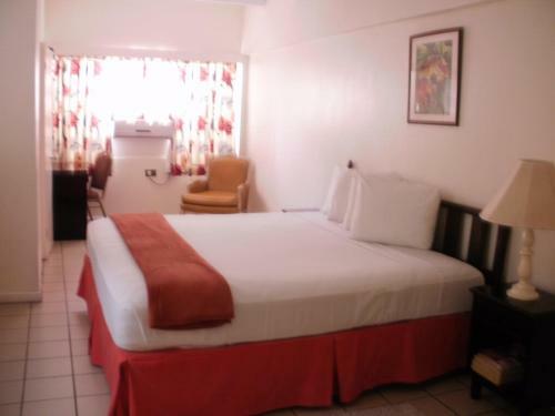 Pineapple Court Hotel