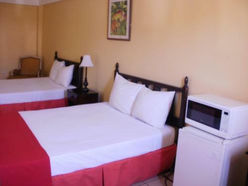Pineapple Court Hotel