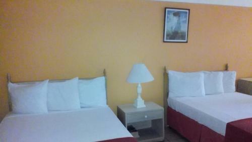 Pineapple Court Hotel