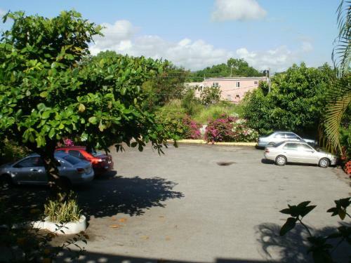 Pineapple Court Hotel