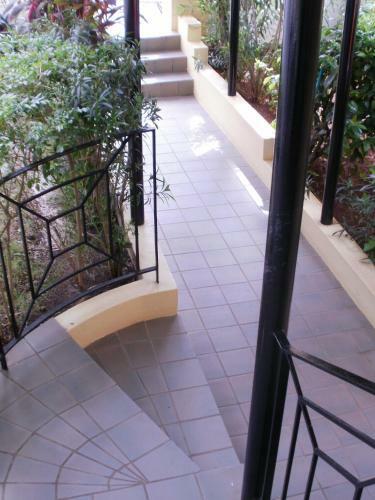 Pineapple Court Hotel