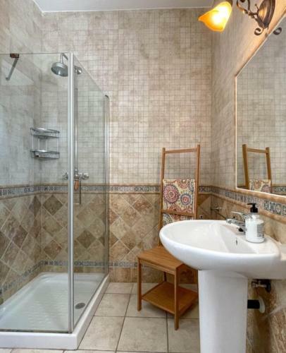 Spacious Villa With Exceptional Views In Malaga