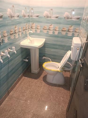 Apartamento Oyo Home 85099 Bankey Bihari Hotel