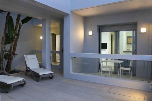 Vivian Art Apartments