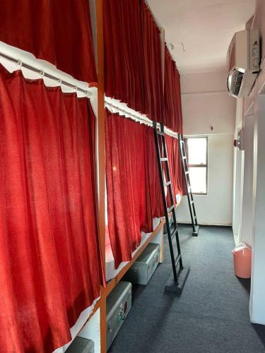 Yogg Hostel