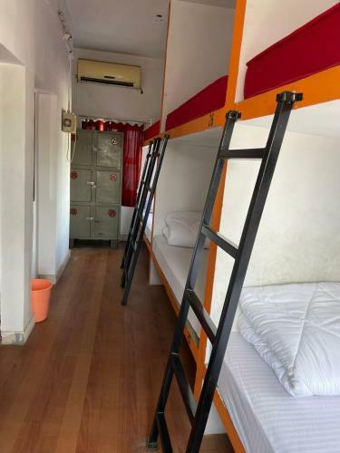 Yogg Hostel