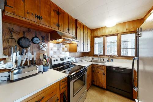 Maddock Cove Cabin