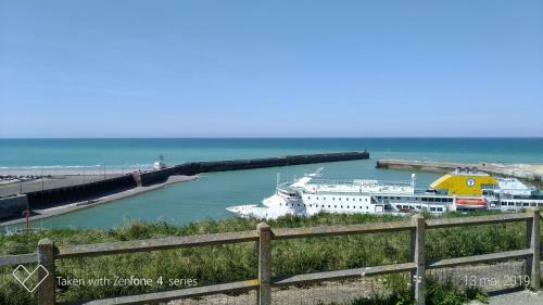 Maison de Plaisance Avec Jardin Et Vue Mer A 200m