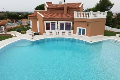 Villa Le�n