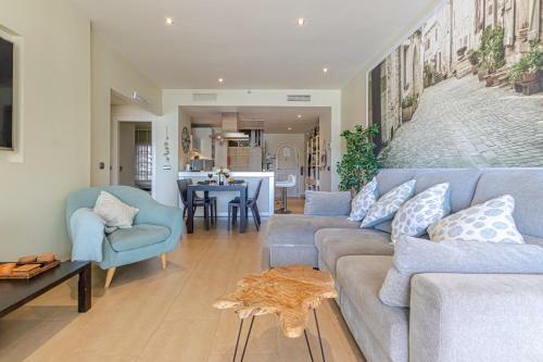Puerto Marina Apartment