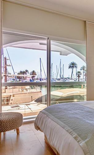 Puerto Marina Apartment