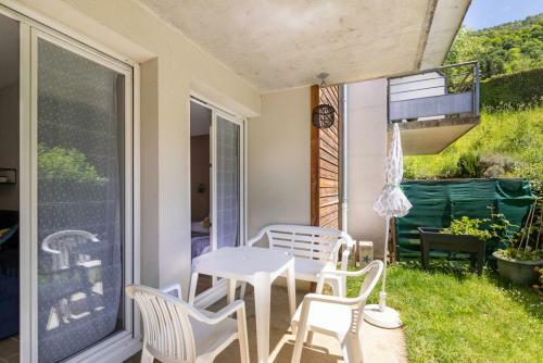Apartamento T2 With Terrace And Parking, Quiet