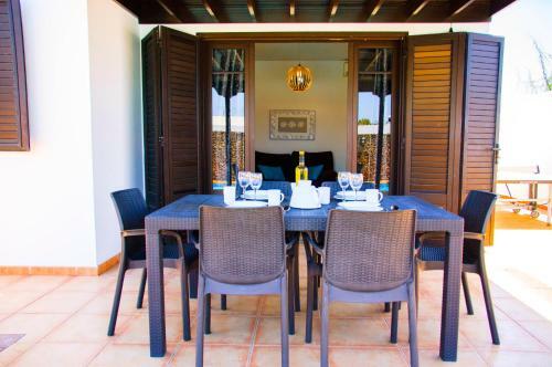 Villa Calamares With Heated Pool And Air Conditioning