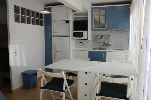 Apartamento Estudio Primera L�nea de Mar Con Piscina Y P�rking