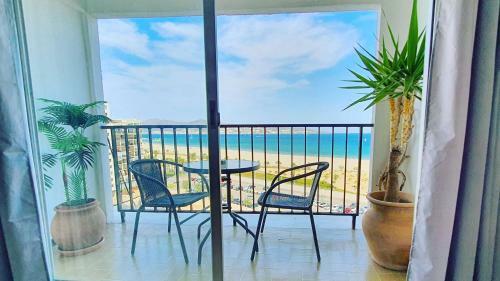 Apartamento Cozy Beach-front Studio With Amazing Sea View