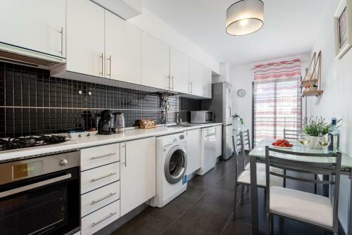 Sunshine Apartment By Ammonite&c?