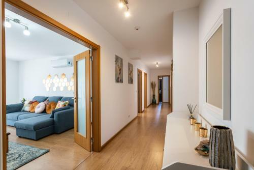 Sunshine Apartment By Ammonite&c?