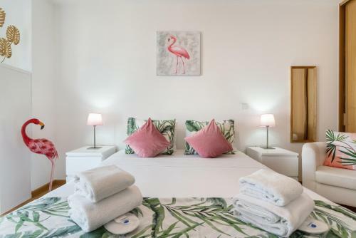 Sunshine Apartment By Ammonite&c?