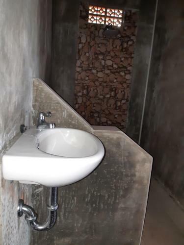 Hostal Medewi Shady House