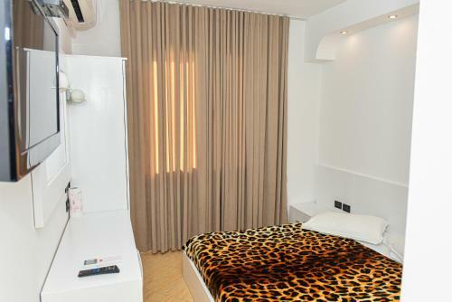 Hotel Tomorri