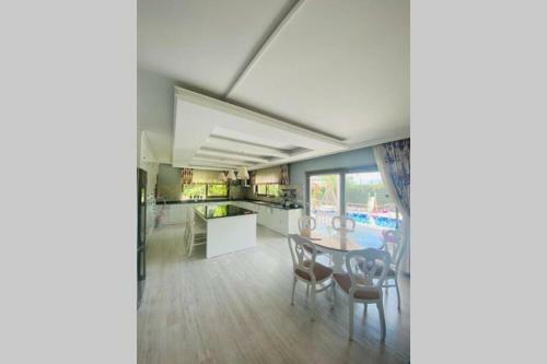 Villa Belis&liya