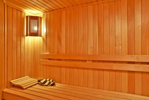Sauna, Big Jacuzzi , Khreshchatyk Apartments