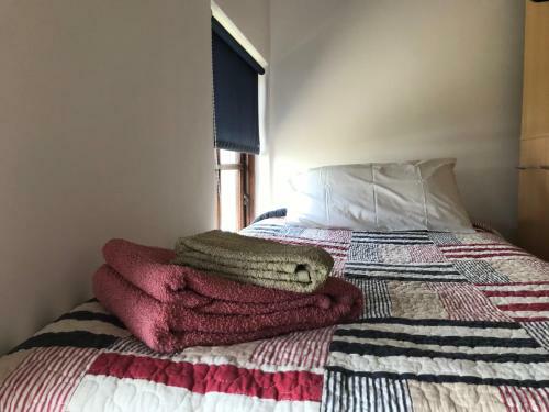 Bed & Breakfast Roaring Water Lodge
