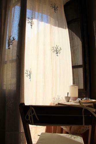 Hostal Sant Efisio Host