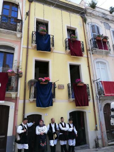 Hostal Sant Efisio Host