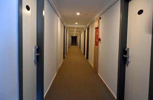 Roxx Royal Hotel