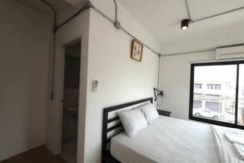 Labkoff Cafe And Hostel