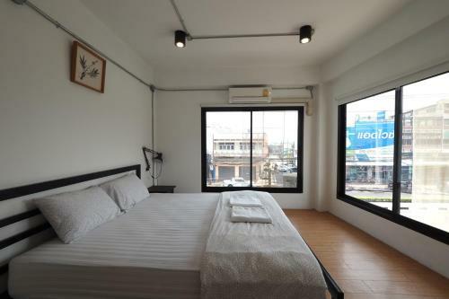 Labkoff Cafe And Hostel